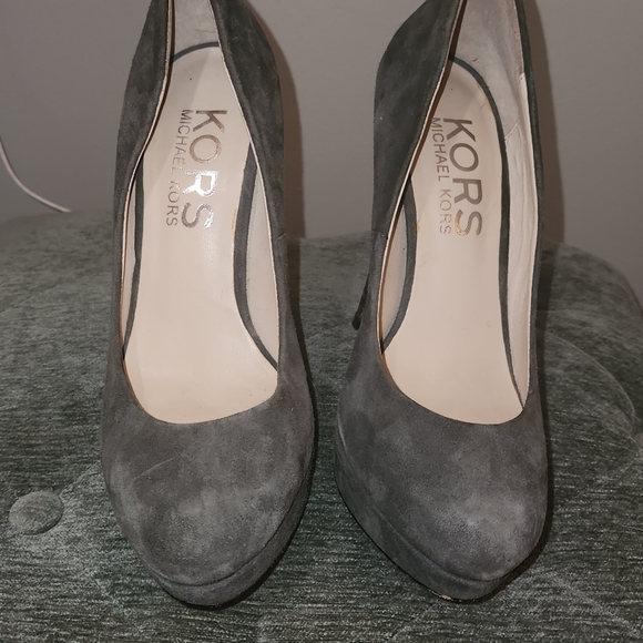 Michael Kors Grey Suede Platforms with Snake Skin Heels - Picture 3 of 4